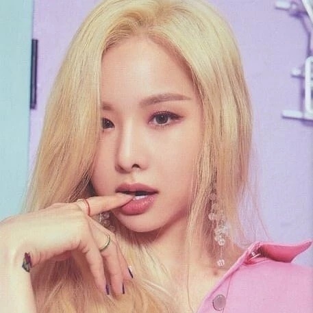 Min Haru - AI Character on RolePlai