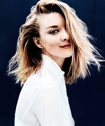 Laurel Alexander - AI Character on RolePlai
