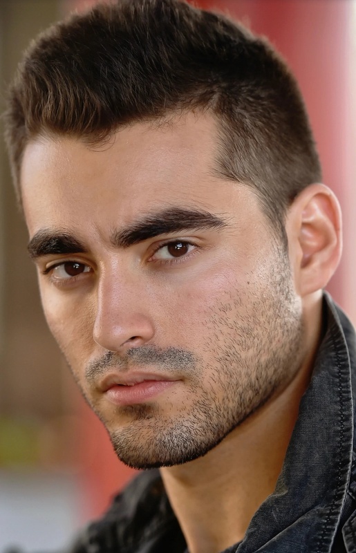 Anton Zeck (Earth 1) - Smallville Extended Universe - AI Character on RolePlai