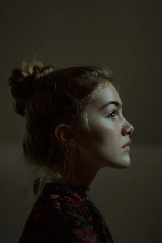 Lydia Davies - AI Character on RolePlai