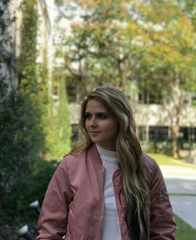 Giovanna Reynaud - AI Character on RolePlai