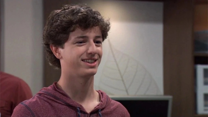 Wyatt Hoover - AI Character on RolePlai