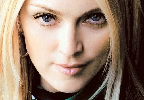 Madelyne Troy - AI Character on RolePlai