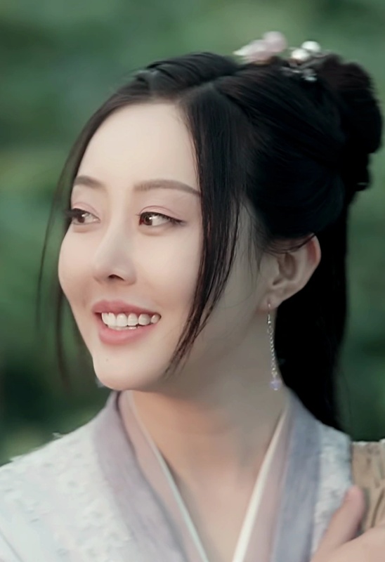 Yue Fenger - AI Character on RolePlai