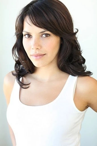 Rosalie Martinez - AI Character on RolePlai