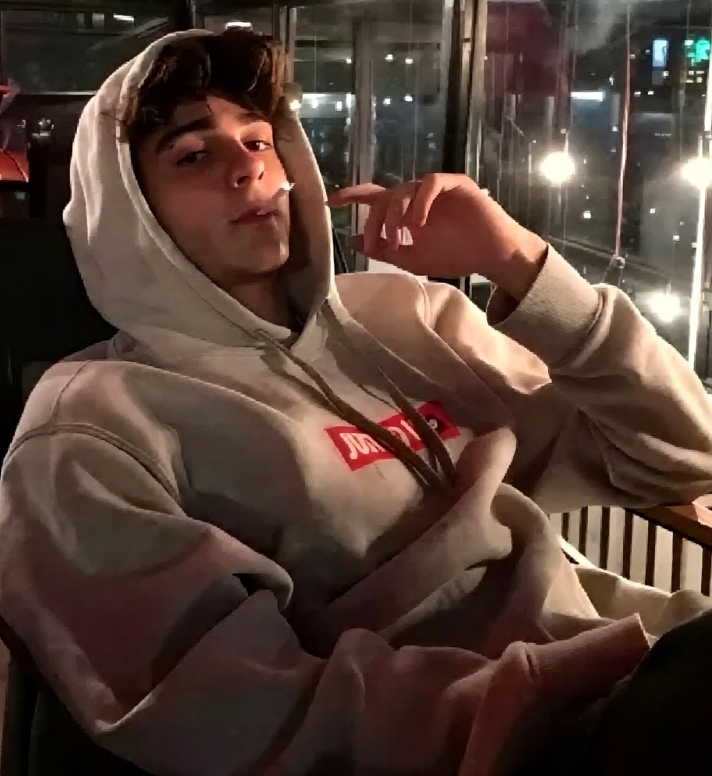 Noah - Secretly Likes You